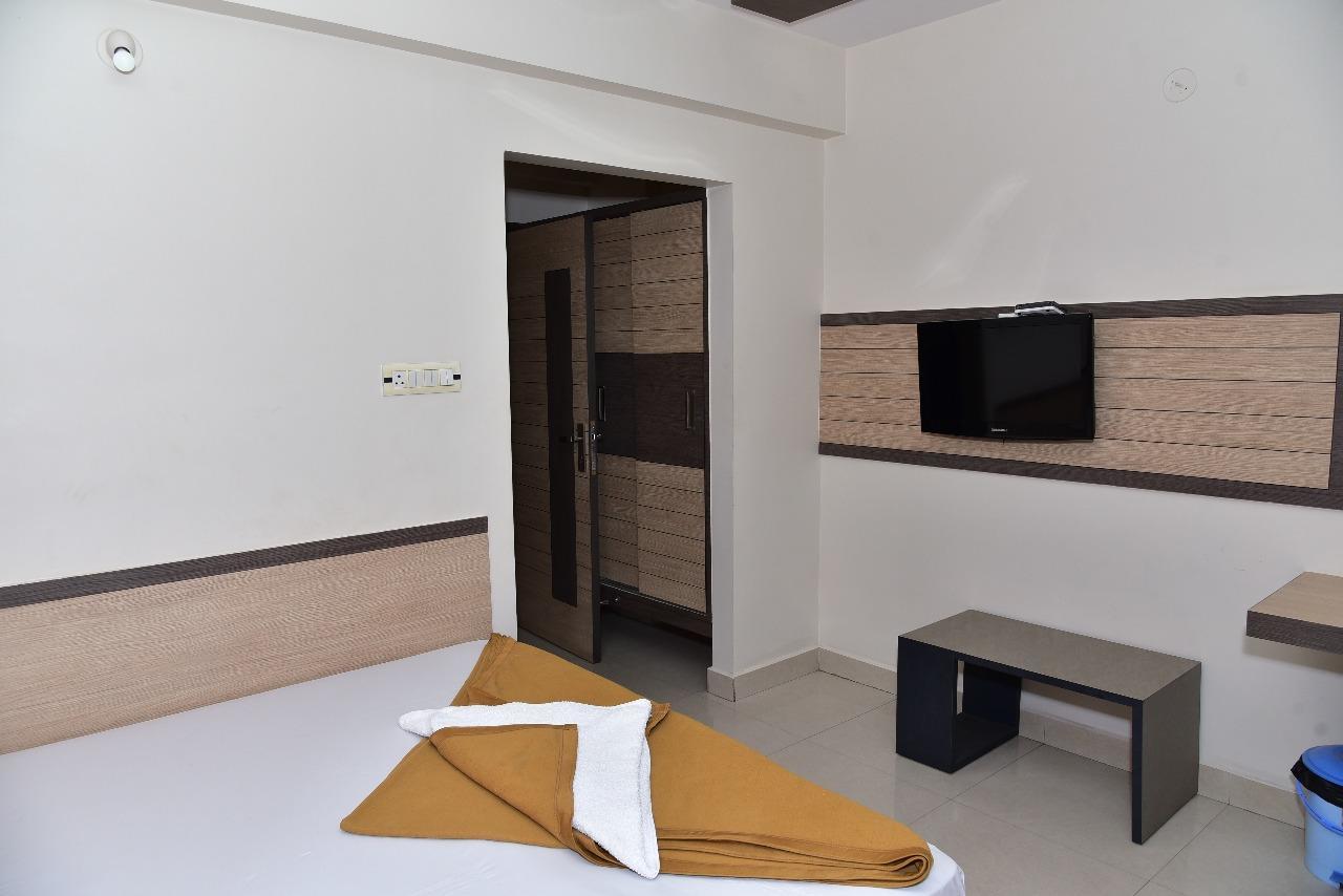 Iroomz Dwaraka Residency Bellary Dış mekan fotoğraf