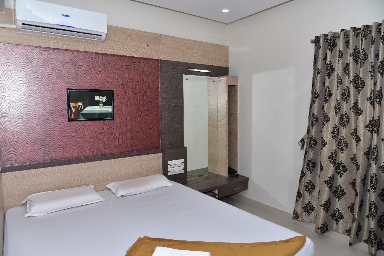 Iroomz Dwaraka Residency Bellary Dış mekan fotoğraf