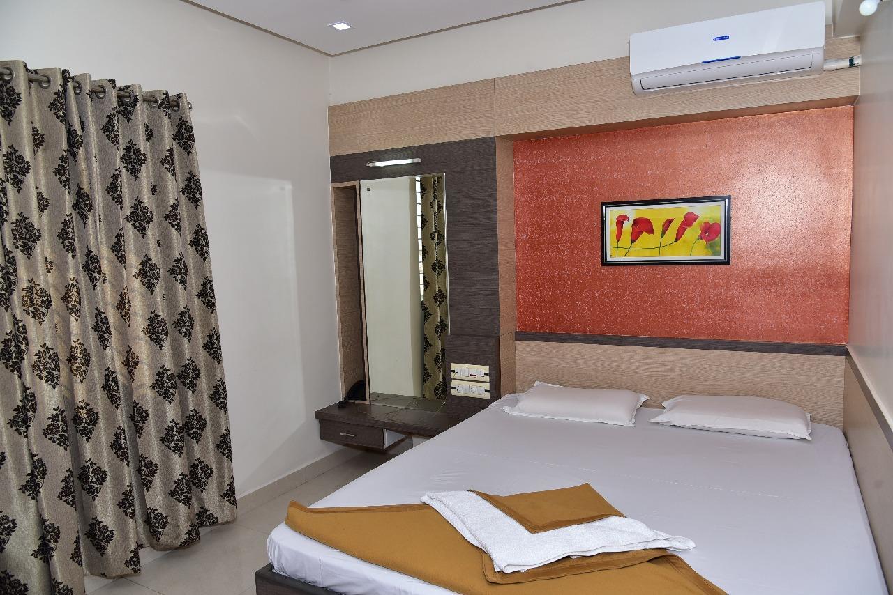 Iroomz Dwaraka Residency Bellary Dış mekan fotoğraf