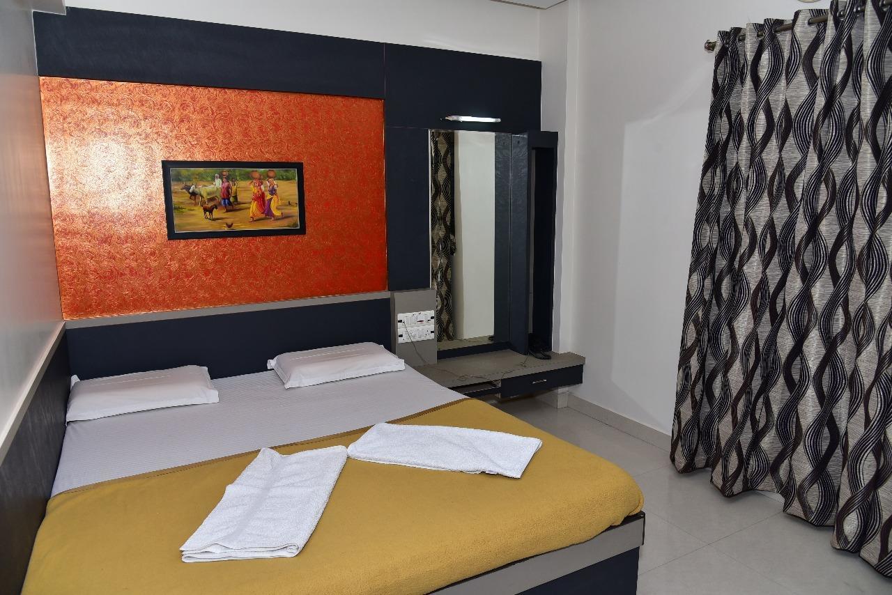 Iroomz Dwaraka Residency Bellary Dış mekan fotoğraf