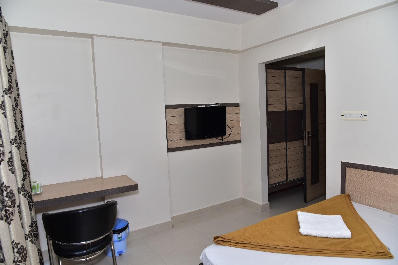 Iroomz Dwaraka Residency Bellary Dış mekan fotoğraf